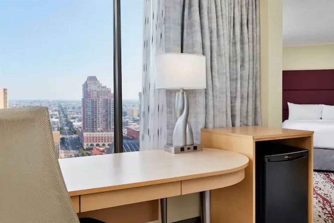 Doubletree By Hilton Hotel Philadelphia Center City Exteriör bild