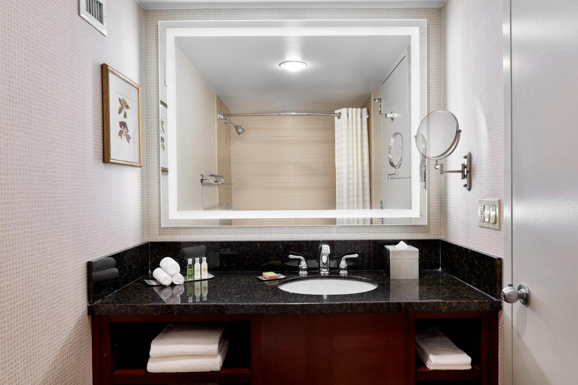 Doubletree By Hilton Hotel Philadelphia Center City Exteriör bild